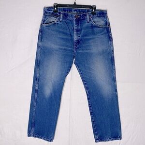 Wrangler Perfectly Worn In Lightly Distressed Med Wash Straight Leg Jeans 36/30
